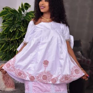 Bazin pour femme blanc brodé rose